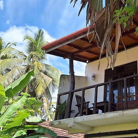 Bandulas Beach House Hikkaduwa Exterior photo