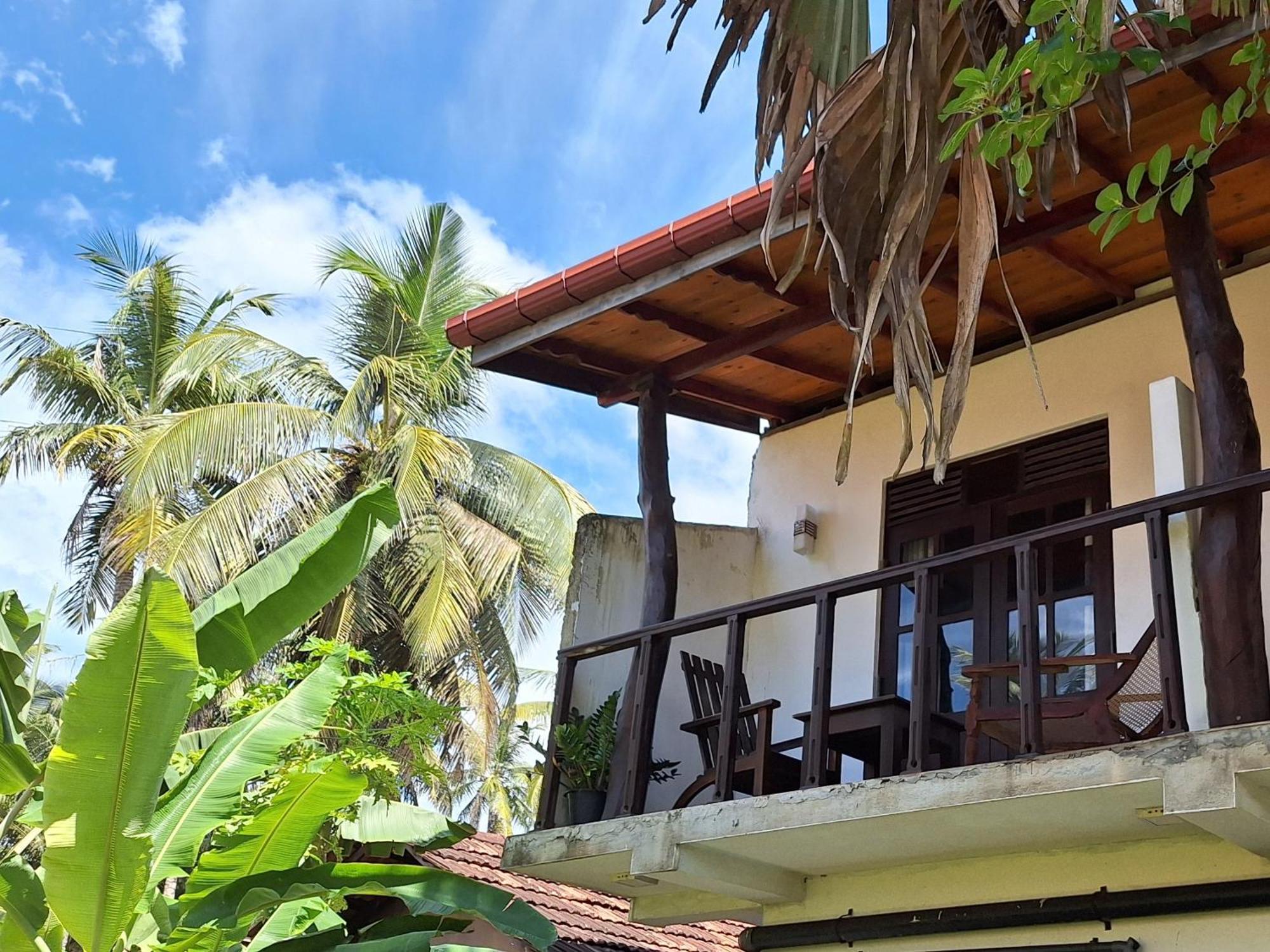 Bandulas Beach House Hikkaduwa Exterior photo