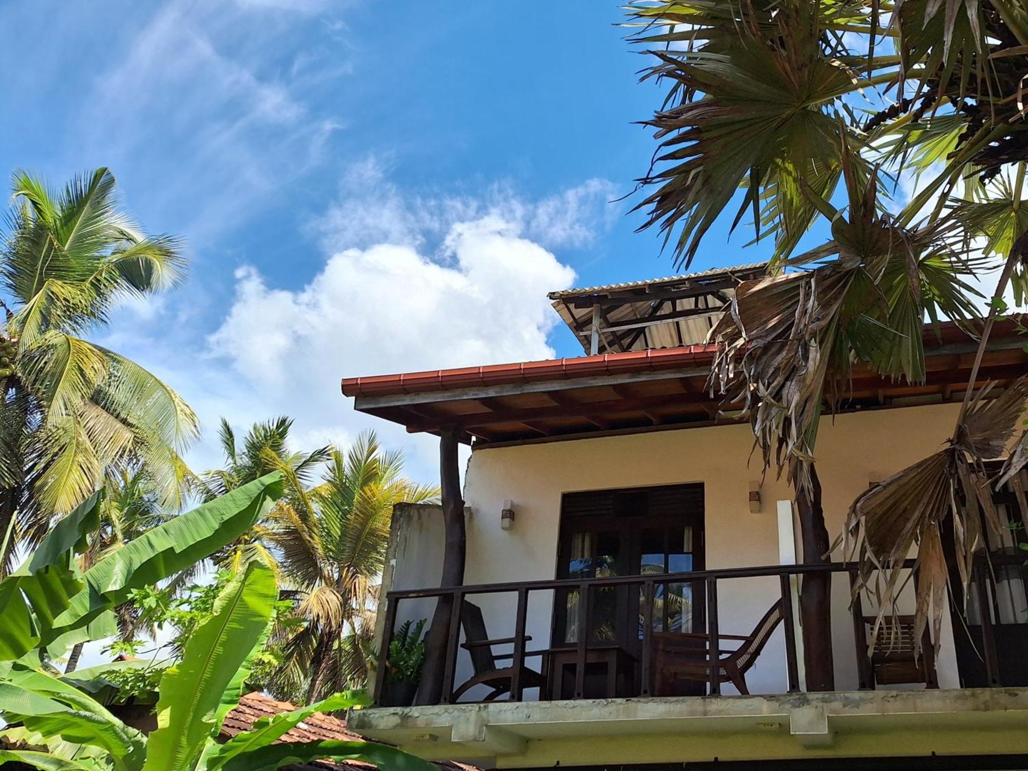 Bandulas Beach House Hikkaduwa Exterior photo