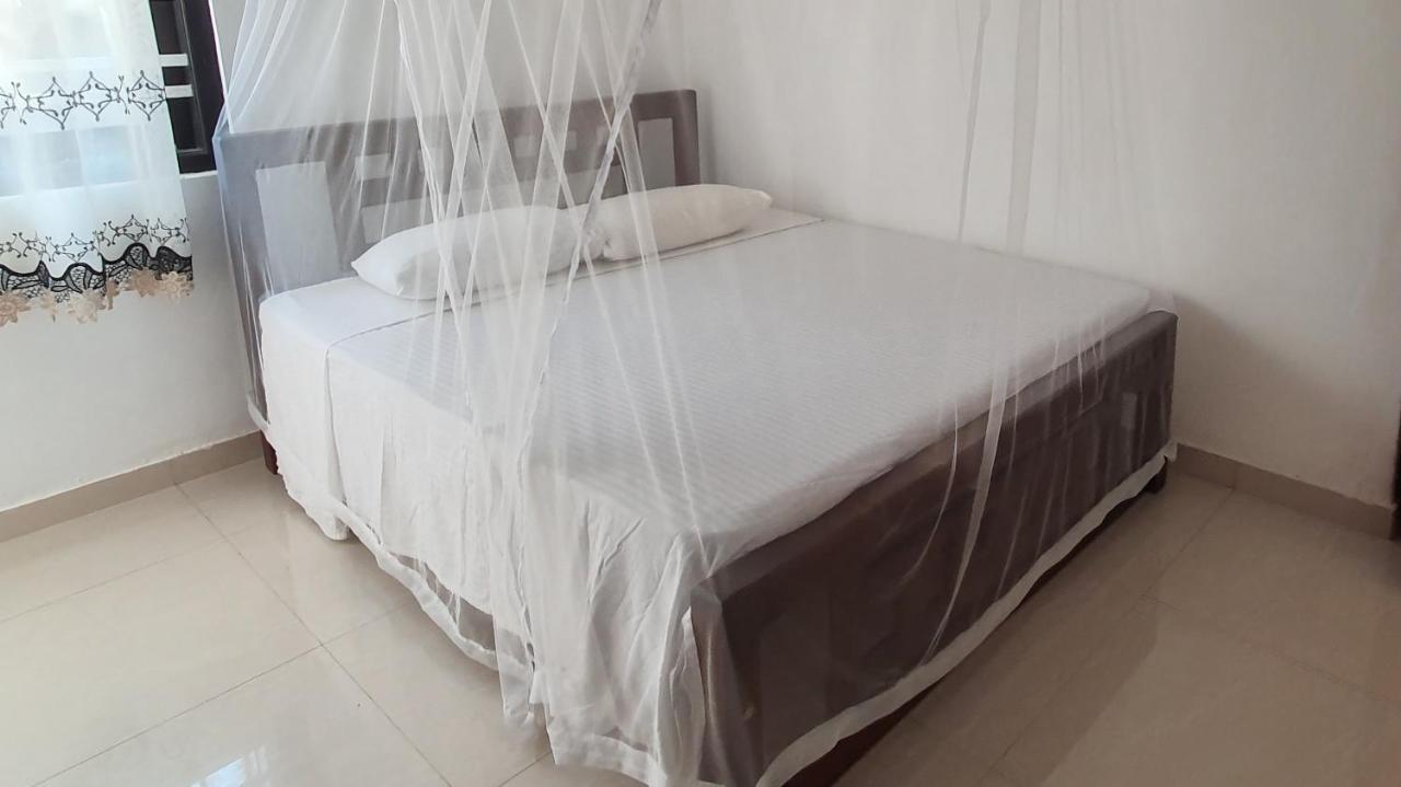 Bandulas Beach House Hikkaduwa Exterior photo